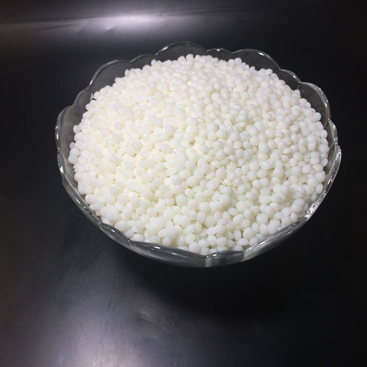 咖啡色表面光亮粒状吹袋子吹膜爽滑开口母粒图片