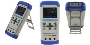 AT826手持LCR数字电桥图片
