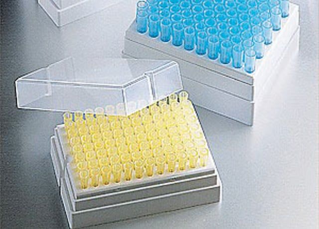 Corning<sup>®</sup> universal fit pipet tips