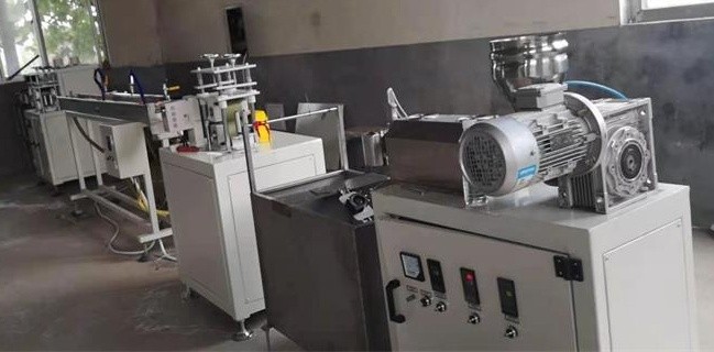 微型实验室3d打印丝挤出机图片