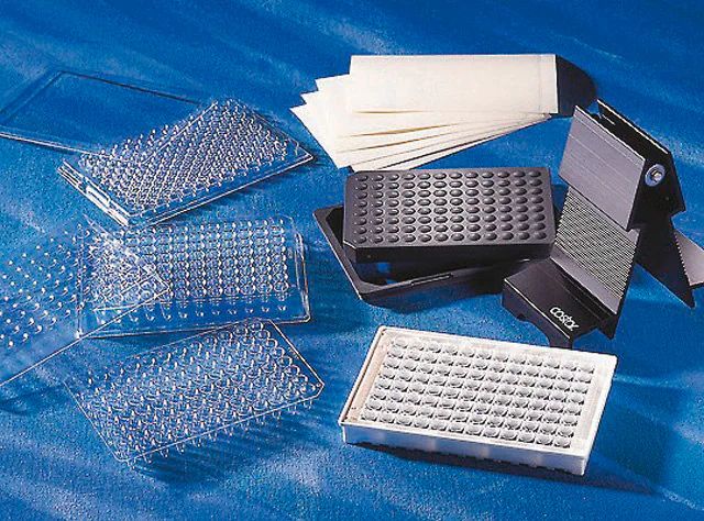 Corning<sup>®</sup> multiwell plates, plate lids and sealing mats