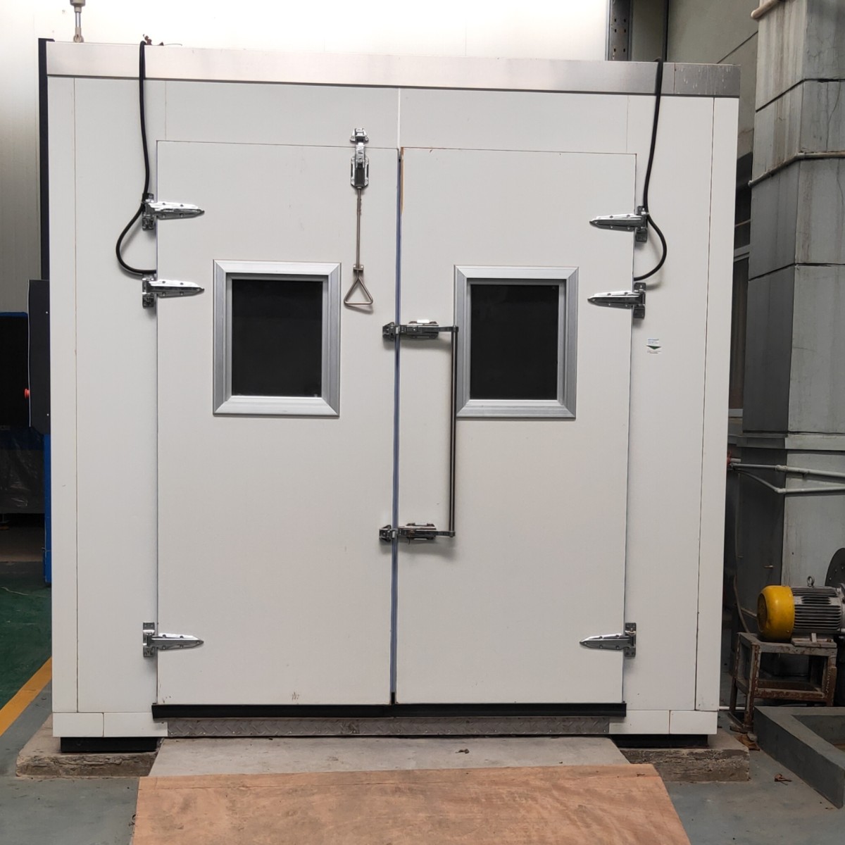 RD/GDW-800B智能温控高低温试验装置图片
