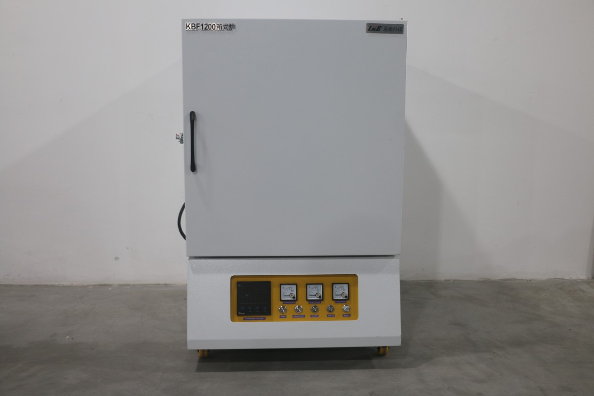 KBF1700箱式炉图片
