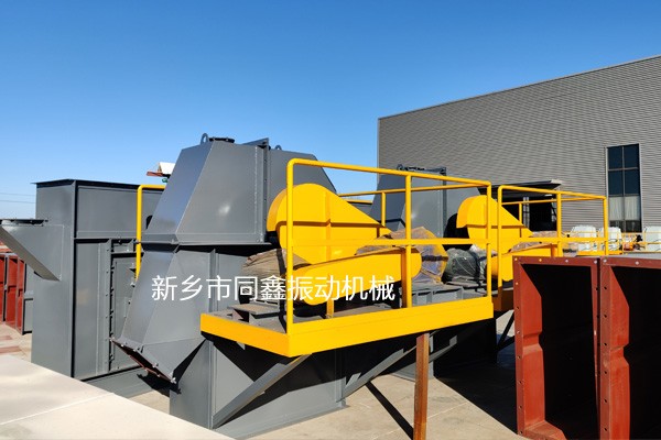 斗式提升机图片